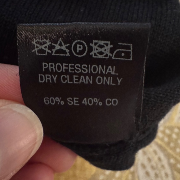 Urban Zen V-Neck Long-Sleeve Silk-Cotton Knit Pullover Sweater - Picture 5 of 5